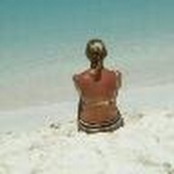 Meet your Posher, Camille - Picture 1 of 1